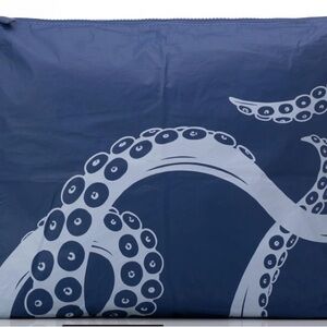 ALOHA Collection Blue and White Octopus Print Bag NWT Large